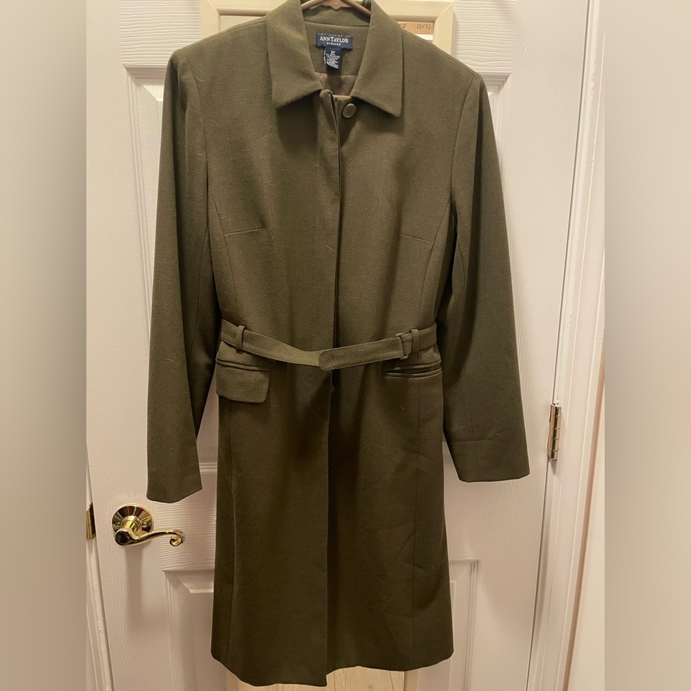 Ann Taylor Womens stretch Green Belted lightweight lined Coat size 8P